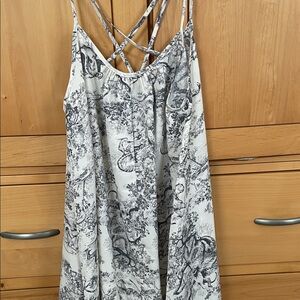 Aakaa Monochrome Nature Print maxi dress. Long and flowy.